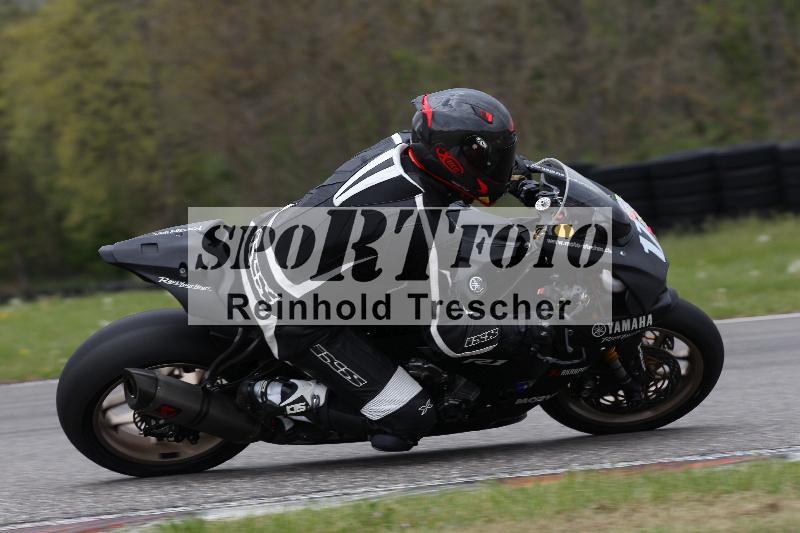 Archiv-2022/13 25.04.2022 Plüss Moto Sport ADR/Freies Fahren/17